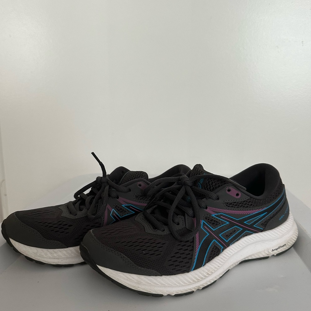 ASICS Gel-contend size 8 sneakers